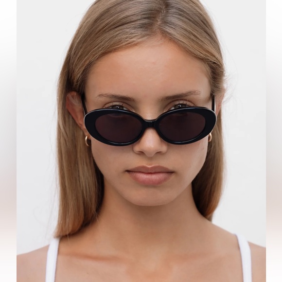 Lu Goldie Jeanne Sunglasses - Picture 11 of 14